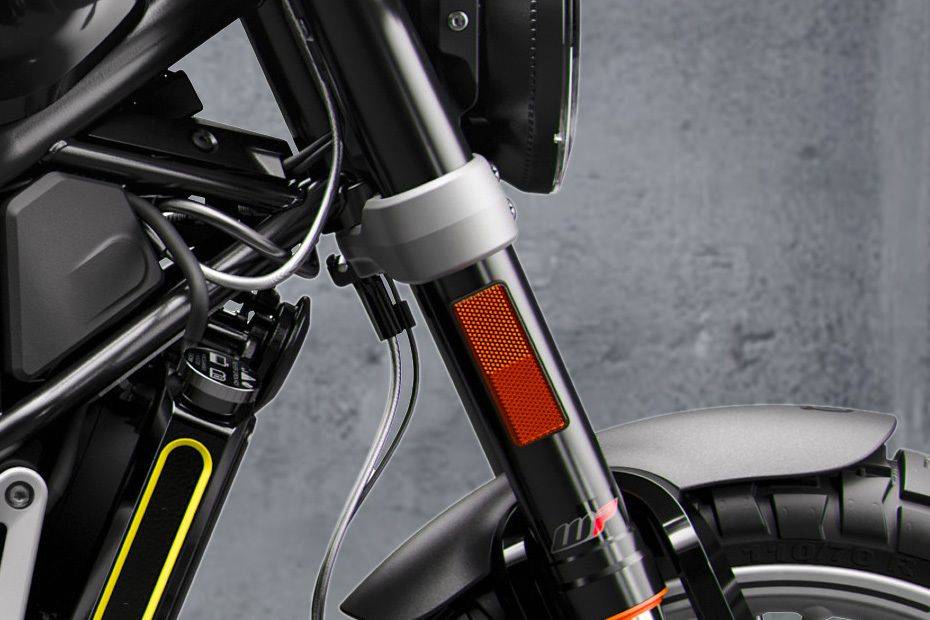 Ban depan Husqvarna Svartpilen 401 Ban depan Husqvarna Svartpilen 401