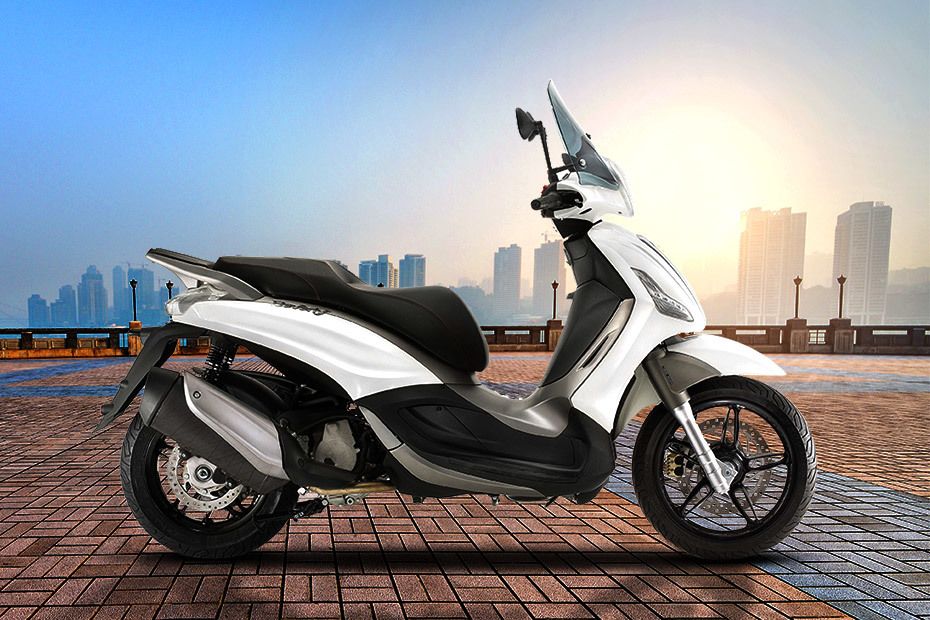 Parabrezza classic di medie dimensioni per Piaggio Beverly 300400 hpe   Azienda leader operante nel settore della progettazione e della  realizzazione di accessori per motocicli scooter ed ATV