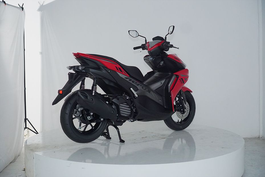 Tampak belakang Yamaha Aerox 155VVA Tampak belakang Yamaha Aerox 155VVA