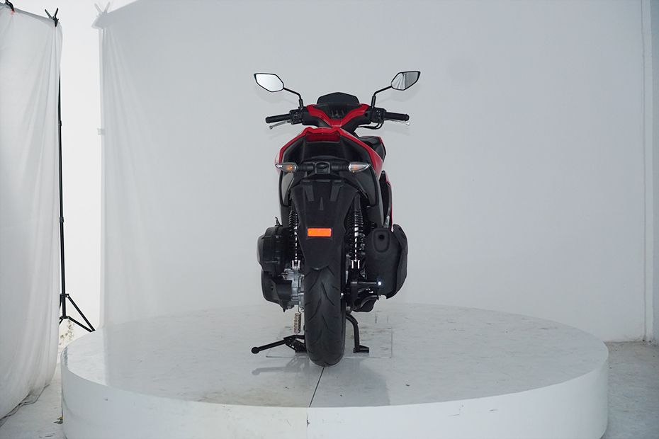 Tampak belakang Yamaha Aerox 155VVA Tampak belakang Yamaha Aerox 155VVA