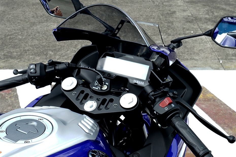 Yamaha R15 Console Gambar Yamaha R15 2021 - Lihat desain | OTO
