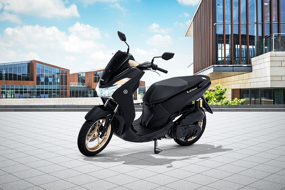 Tampak depan serong Yamaha Lexi Tampak depan serong Yamaha Lexi