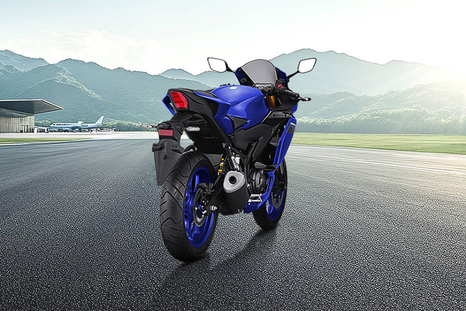 Yamaha YZF R25 Back Side View Yamaha YZF R25 Back Side View