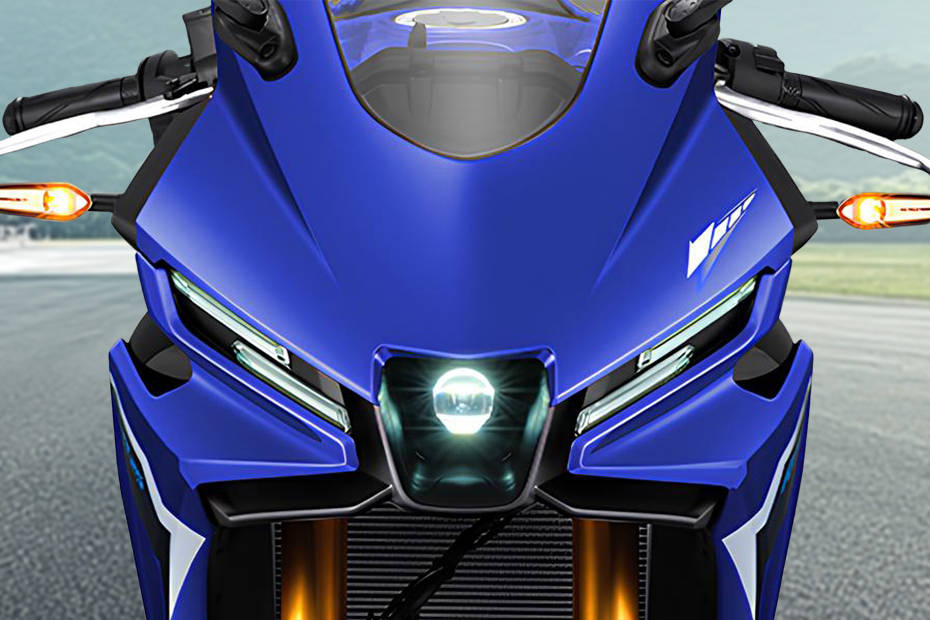 Yamaha YZF R25 Head Light View Yamaha YZF R25 Head Light View