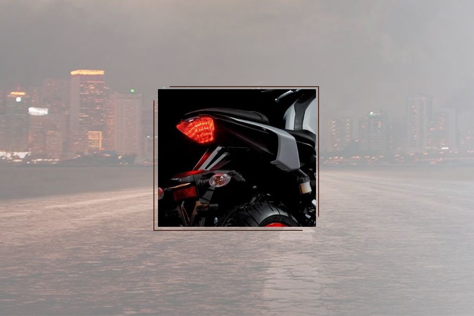 Lampu belakang Yamaha MT07 Lampu belakang Yamaha MT07