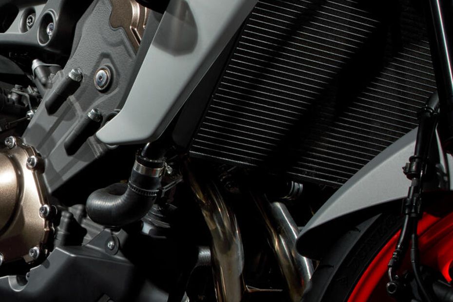 sistem pendinginan Yamaha MT-09 2020 sistem pendinginan Yamaha MT-09 2020