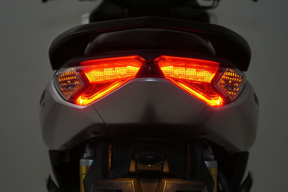 Yamaha Nmax Connected Tail Light View
