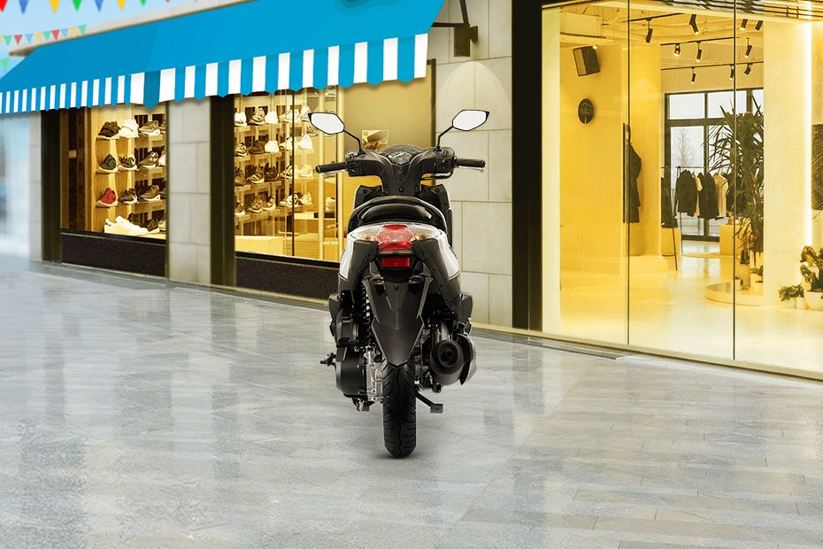 Tampak belakang Yamaha Gear 125 Tampak belakang Yamaha Gear 125