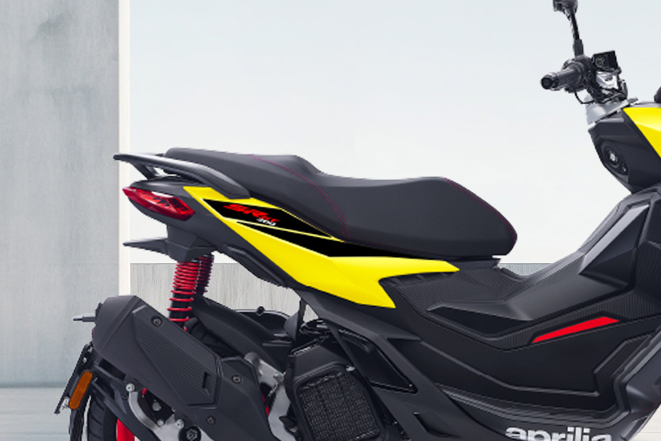 Aprilia SR-GT SPORT 200 Rider Seat View