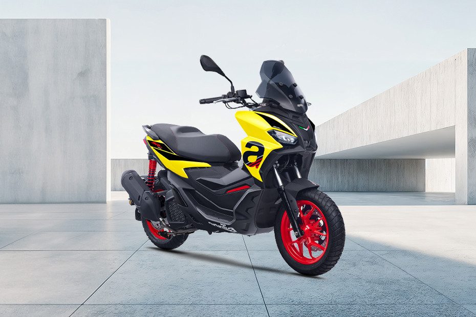 Aprilia SR-GT SPORT 200 Slant Rear View Full Image