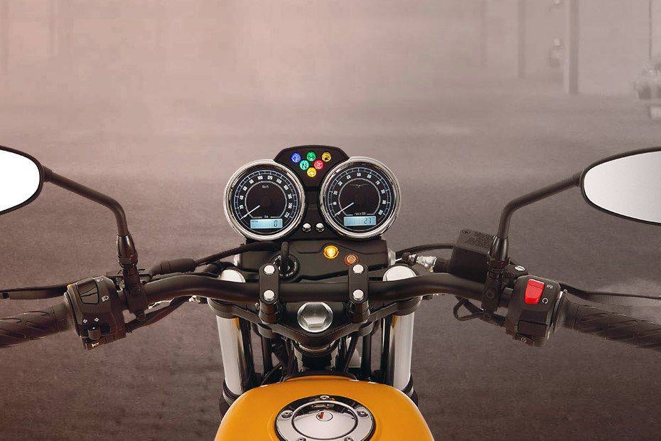 Moto Guzzi V7 II Stone Console View Moto Guzzi V7 II Stone Console View