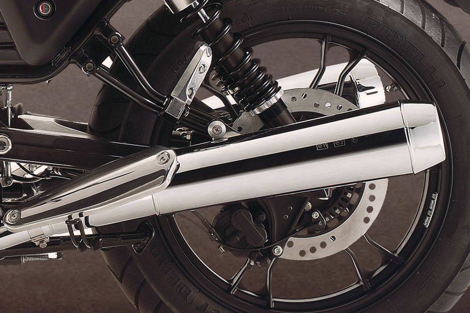 Moto Guzzi V7 II Stone Exhaust View Moto Guzzi V7 II Stone Exhaust View