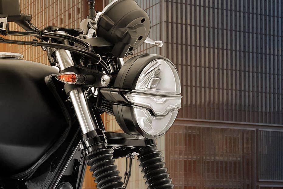 Moto Guzzi V7 III Head Light View Moto Guzzi V7 III Head Light View
