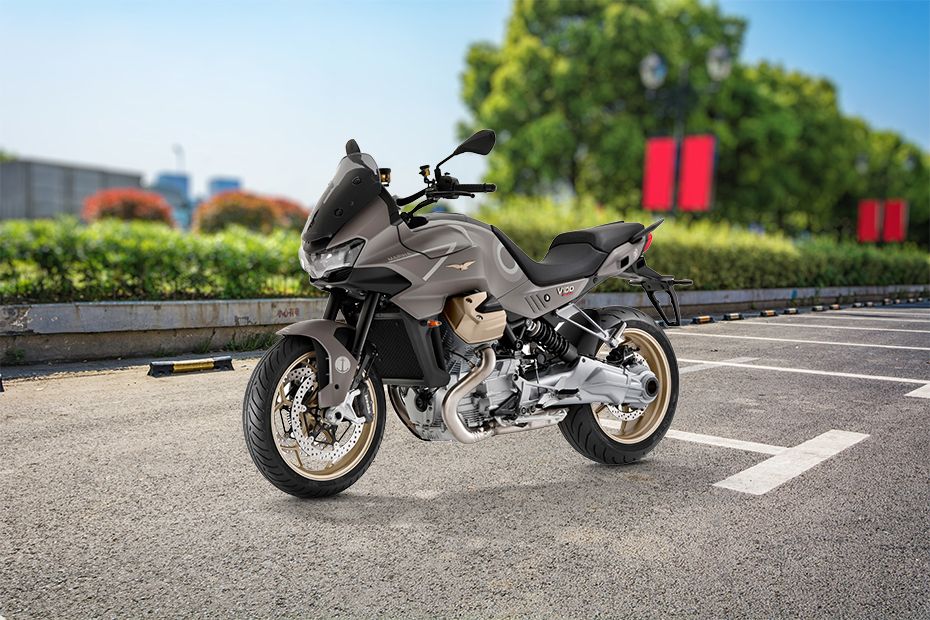 Motor Moto Guzzi V100 Mandello 2024 di Indonesia