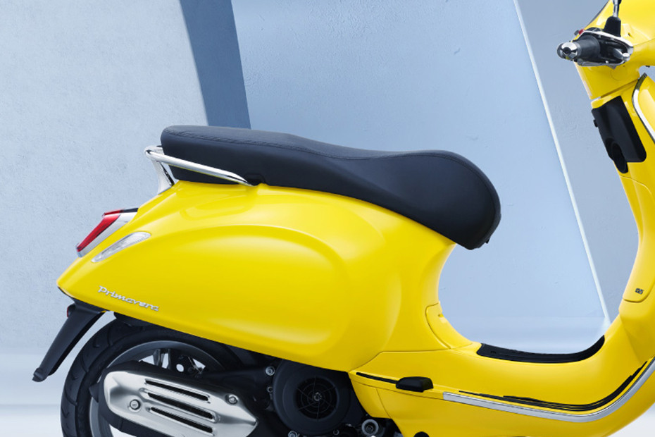 Vespa Primavera Rider Seat View Vespa Primavera Rider Seat View