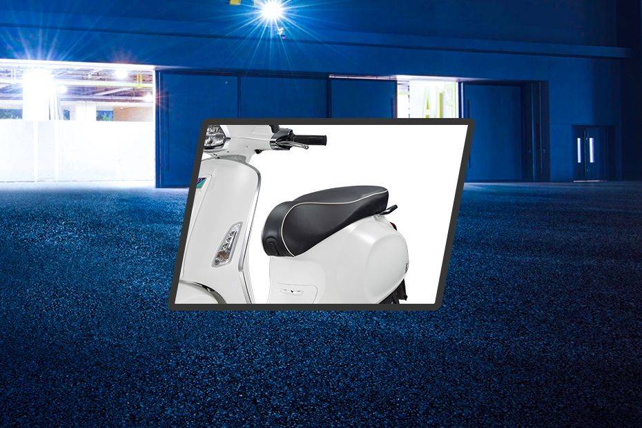 Vespa Sprint Rider Seat View Vespa Sprint Rider Seat View