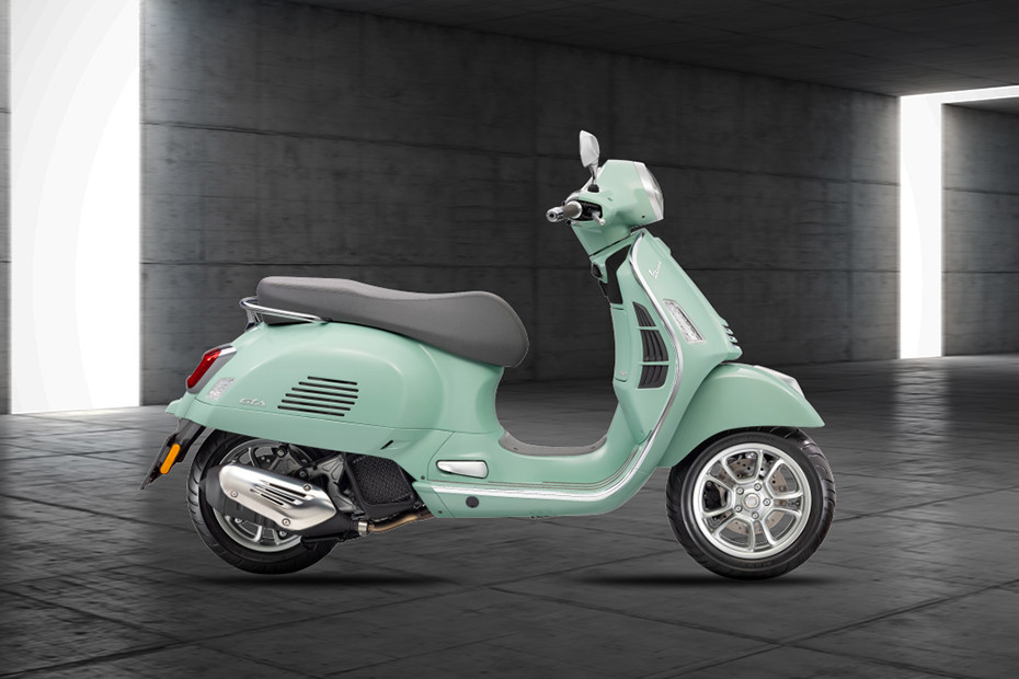 Samping kanan Vespa GTS 150 Samping kanan Vespa GTS 150