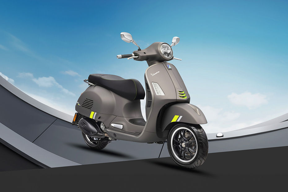 Motor Vespa GTS 300 Super Tech Standard 2026 di Indonesia