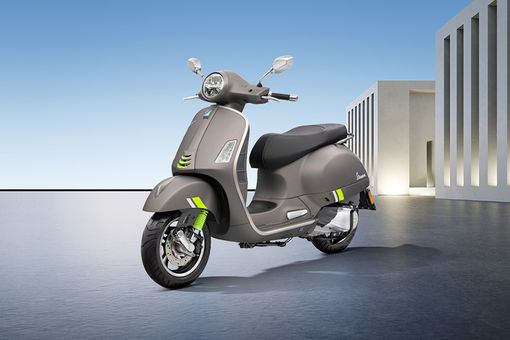 Vespa GTS 300 Super Tech 2025 Price, Promo October, Spec Reviews