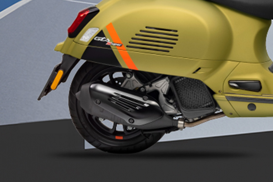 Vespa GTS Super Sport 150 Exhaust View Vespa GTS Super Sport 150 Exhaust View