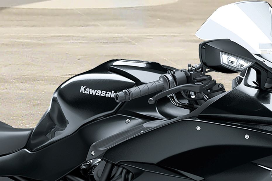 Kawasaki Ninja H2SX Fuel Tank View