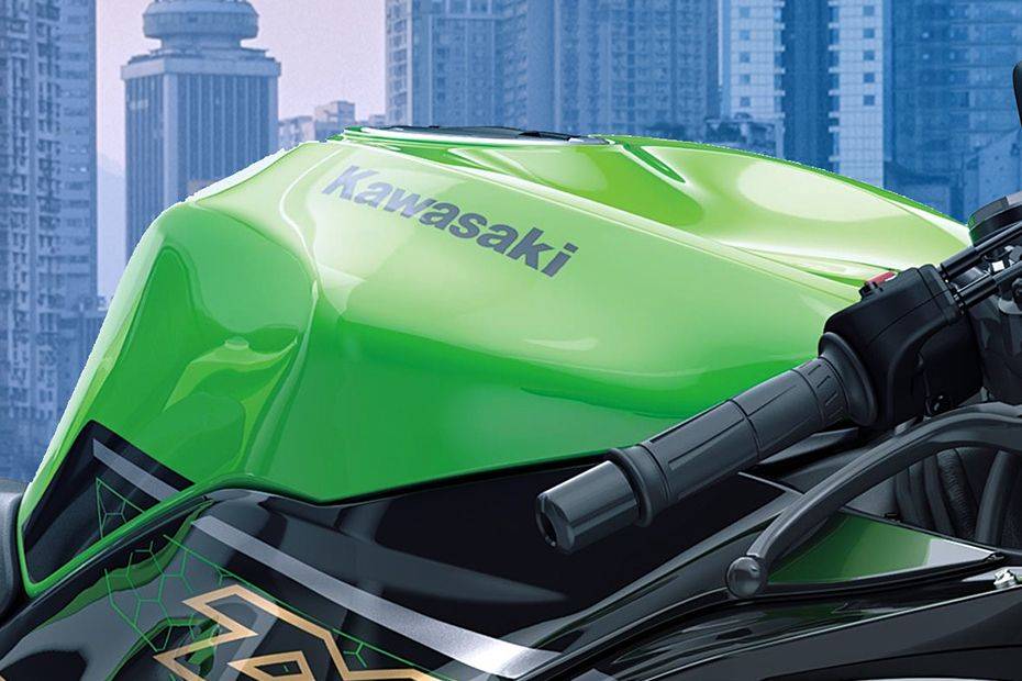 Kawasaki Ninja ZX-6R ABS Fuel Tank View Kawasaki Ninja ZX-6R ABS Fuel Tank View