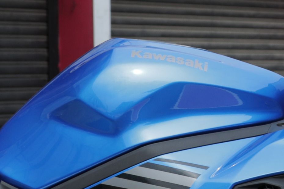 Kawasaki Ninja ZX-25R Fuel Tank View Kawasaki Ninja ZX-25R Fuel Tank View