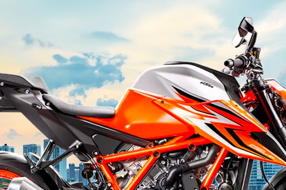 KTM 1290 Superduke Fuel Tank View KTM 1290 Superduke Fuel Tank View