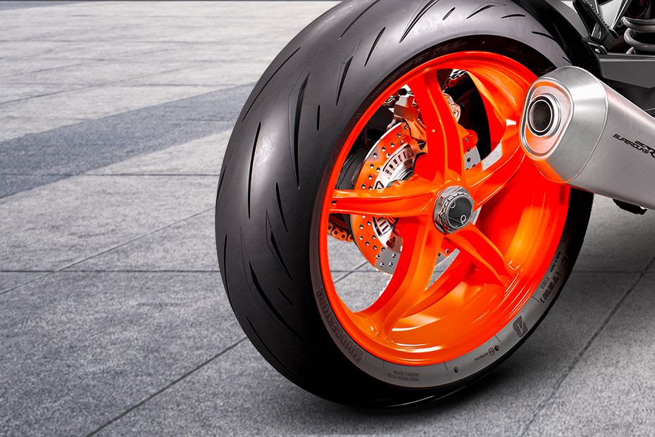 KTM 1290 Superduke Rear Tyre KTM 1290 Superduke Rear Tyre