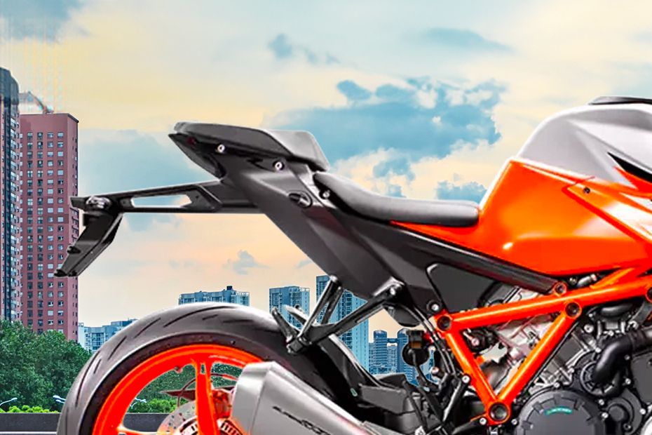 KTM 1290 Superduke Rider Seat View KTM 1290 Superduke Rider Seat View