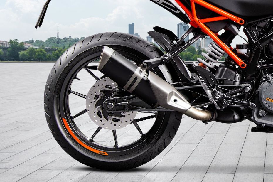 ban belakang KTM Duke 250 ban belakang KTM Duke 250