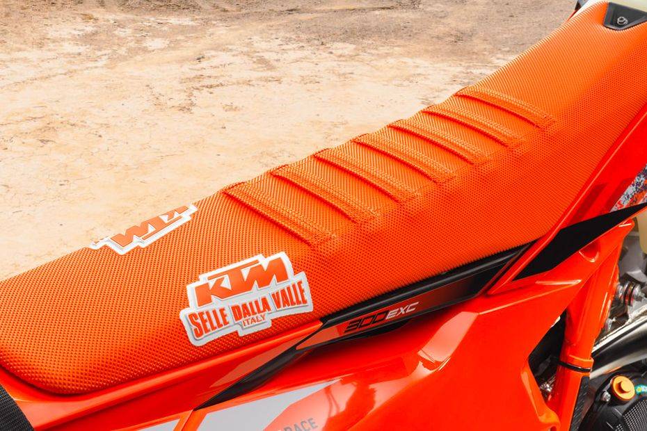 KTM 300 EXC Hardenduro 2025 Images - Check out design & styling | OTO