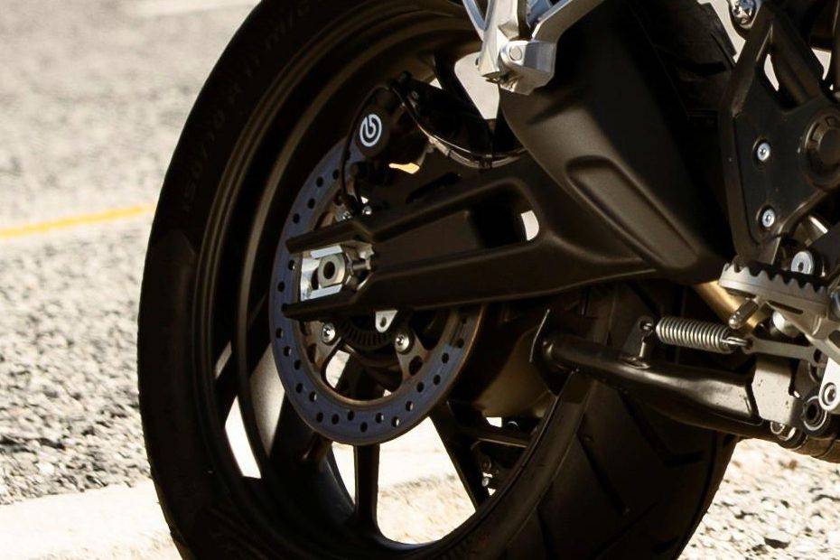 Rem belakang Triumph Tiger 900 Rem belakang Triumph Tiger 900