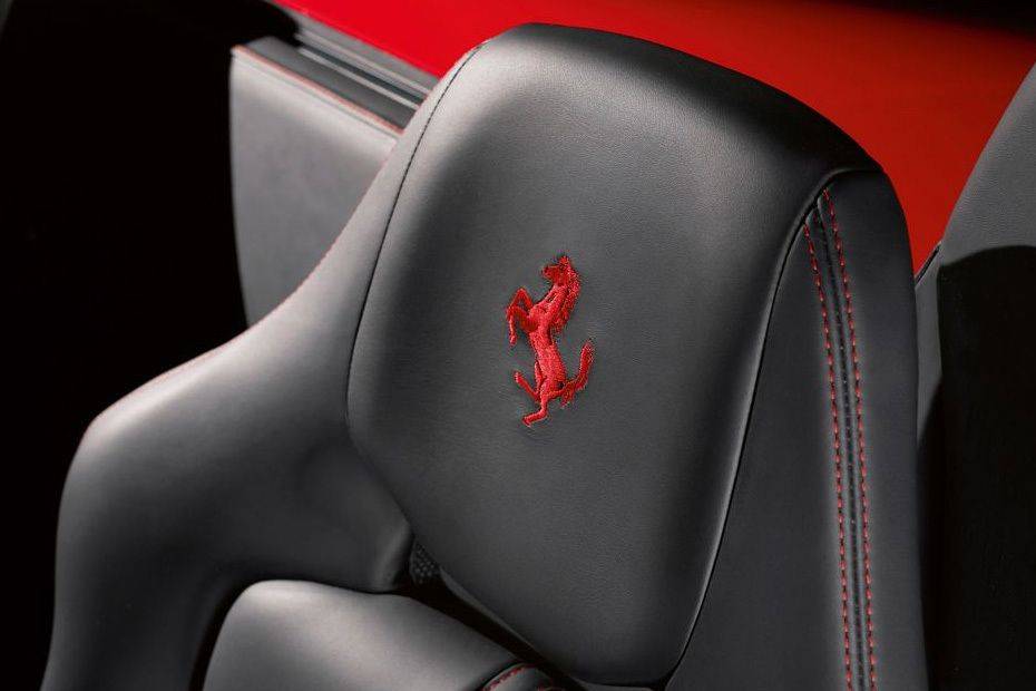 Head rese kursi depan 488 GTB Head rese kursi depan 488 GTB