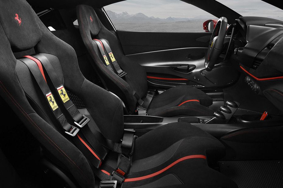 Kursi depan 488 Pista