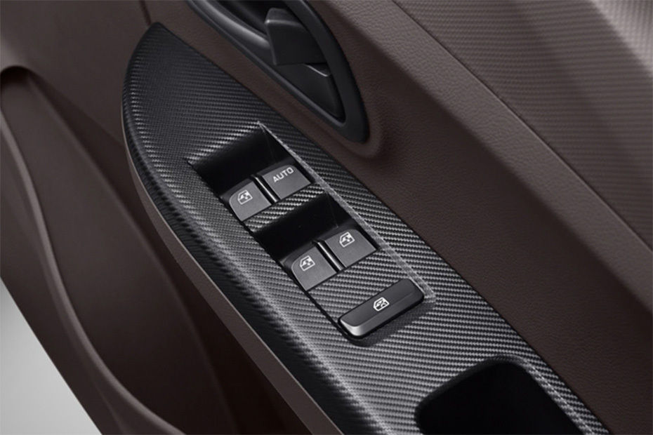 Wuling Formo S Drivers Side In Side Door Controls