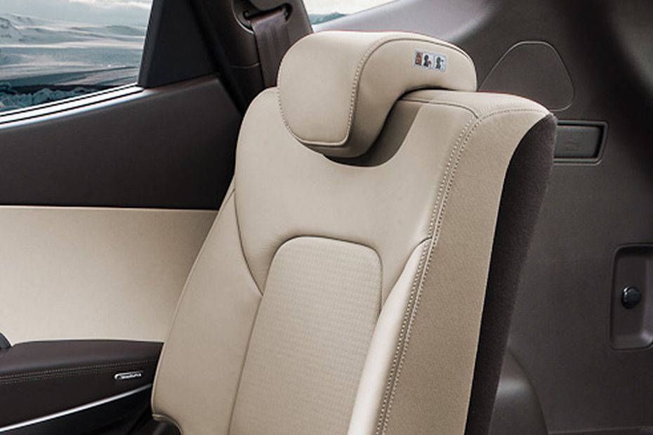 Santa Fe (2016-2018) Rear Seat Head rest Santa Fe (2016-2018) Rear Seat Head rest