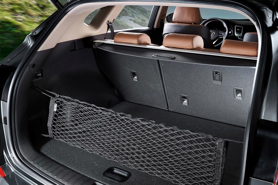 Storage Closer View of Hyundai Tucson (2016-2019) Storage Closer View of Hyundai Tucson (2016-2019)