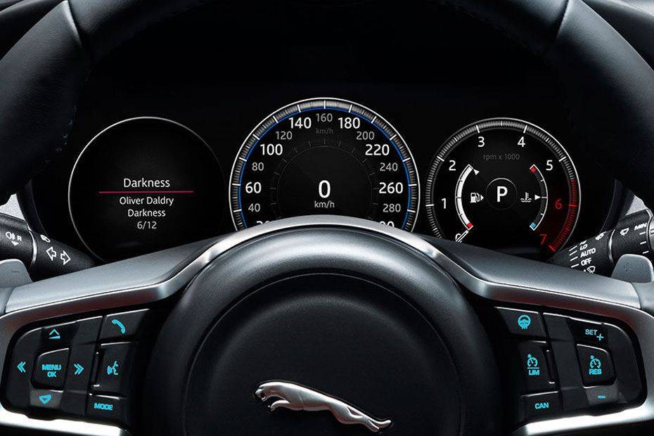 Jaguar XE  Tachometer