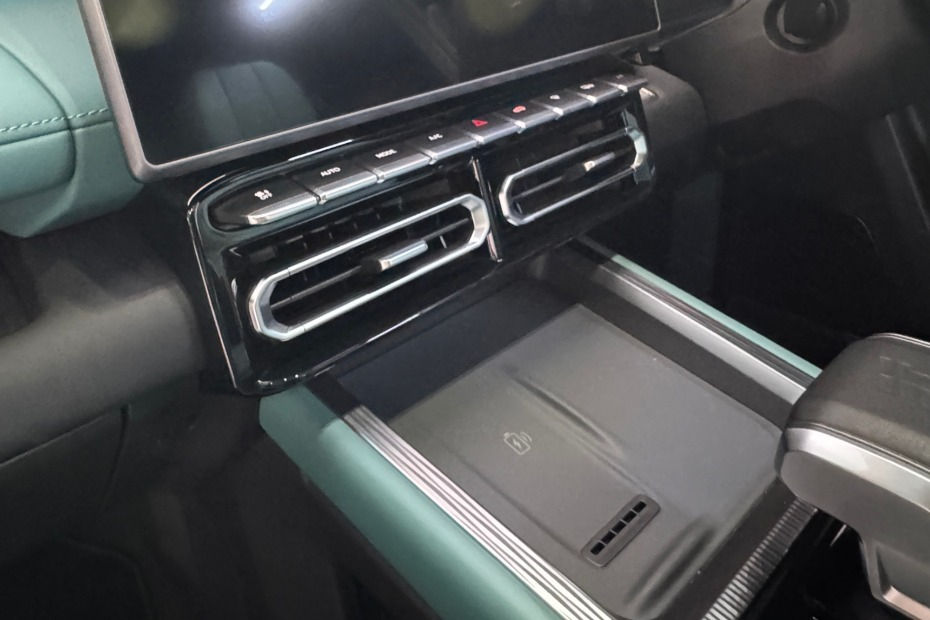 T1 Front Ac Vents