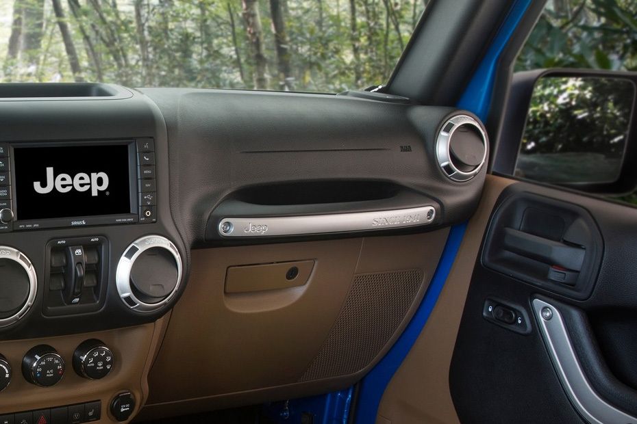 Jeep Wrangler (2016-2017) Passengers View Jeep Wrangler (2016-2017) Passengers View