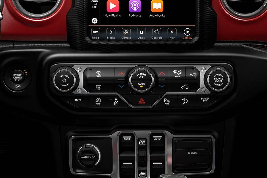 Front AC Controls of Jeep Wrangler Unlimited Front AC Controls of Jeep Wrangler Unlimited