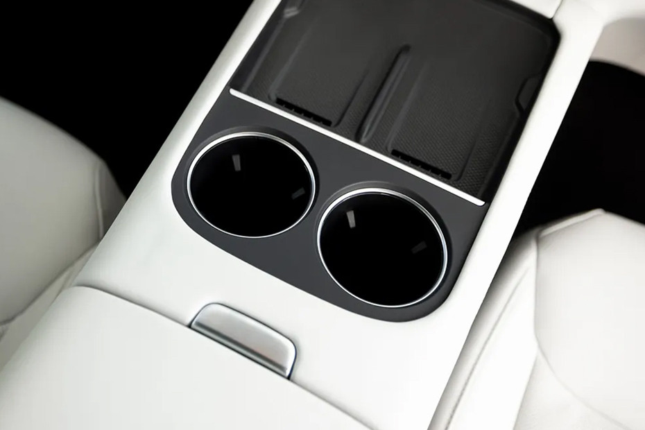 XPENG G6 Cup holder depan XPENG G6 Cup holder depan