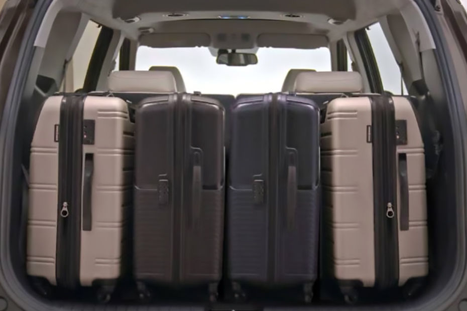 Tampak bagasi Carens 2026