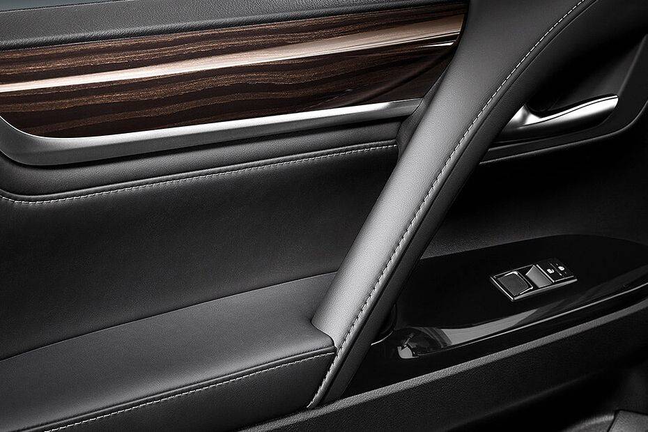 Pengendali di pintu sisi pengemudi LX Pengendali di pintu sisi pengemudi LX