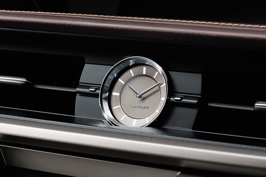 clock in Lexus ES (2013-2018)