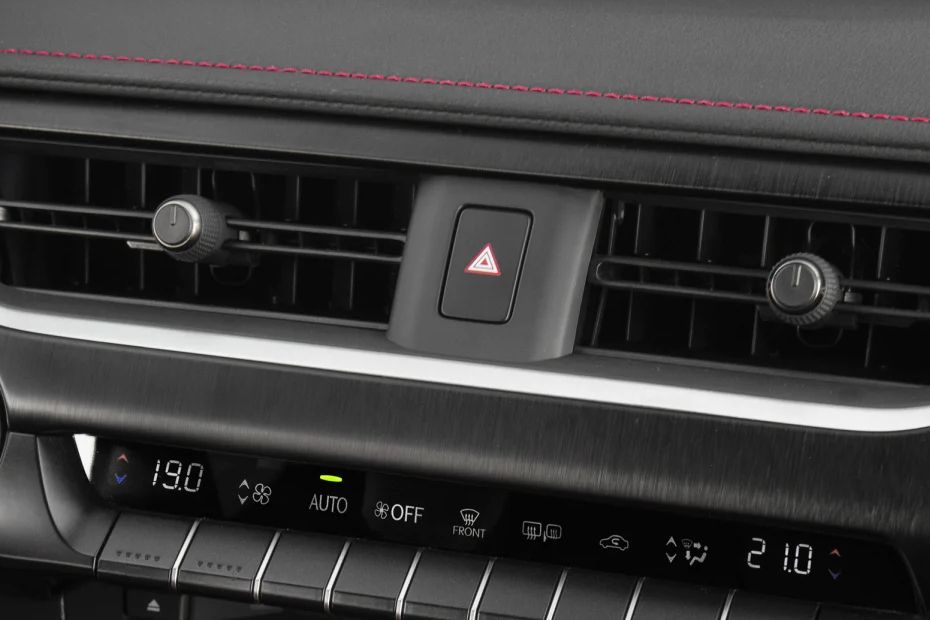 Lexus UX  Ventilasi AC depan
