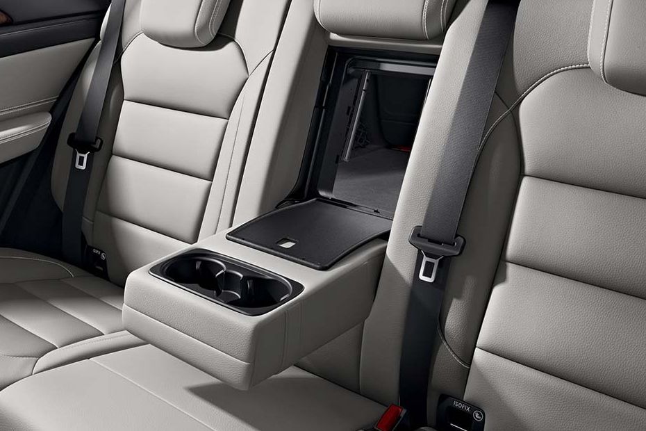 Arm rest belakang GLE-Class (2016-2018) Arm rest belakang GLE-Class (2016-2018)