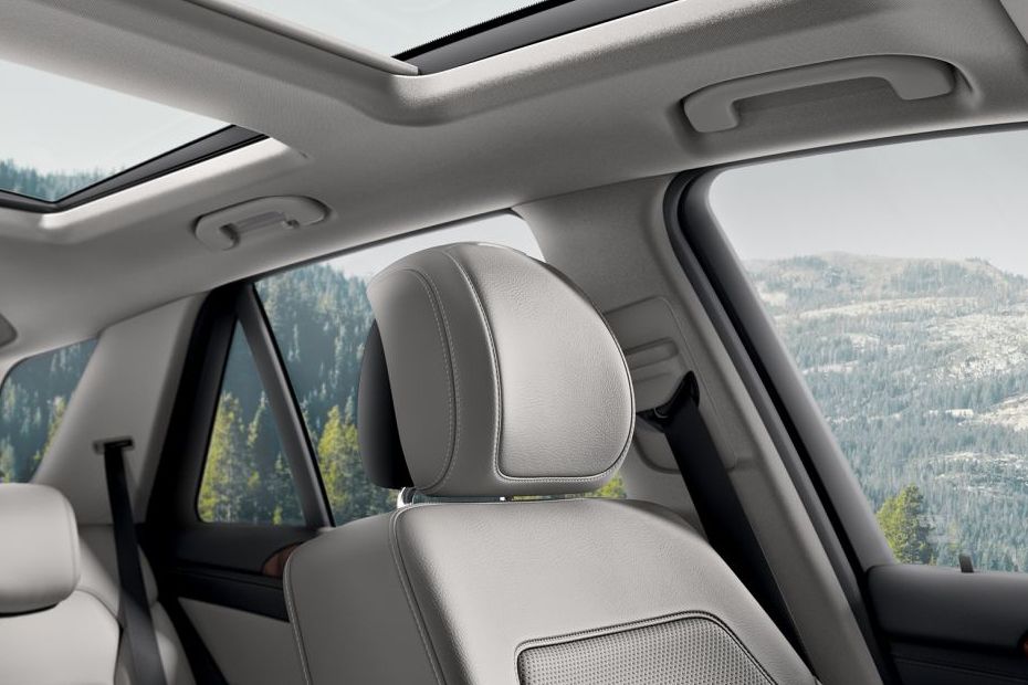 Head rese kursi depan GLE-Class (2016-2018) Head rese kursi depan GLE-Class (2016-2018)