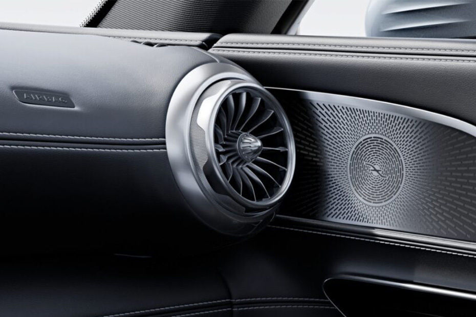 Ventilasi AC depan samping AMG GT